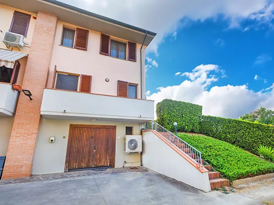 Immagine 11 di Villetta a schiera in vendita  a Santa Maria A Monte