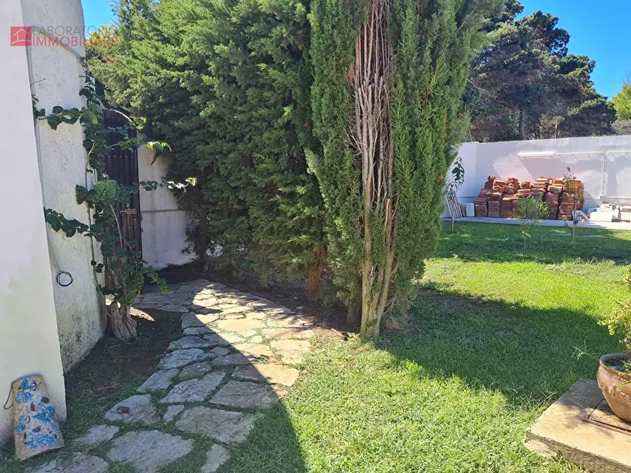 Immagine 21 di Villa in vendita  a Lecce