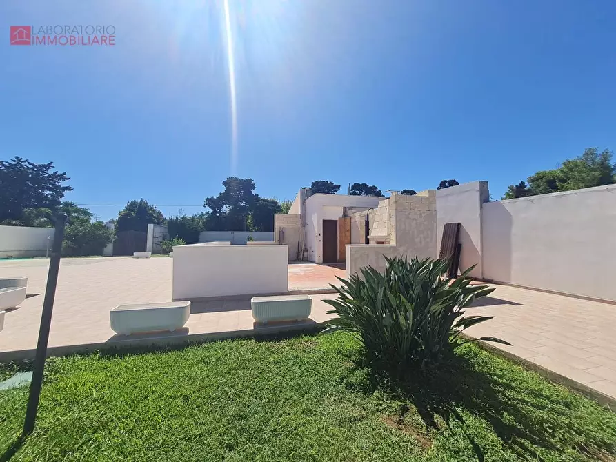 Immagine 26 di Villa in vendita  a Lecce