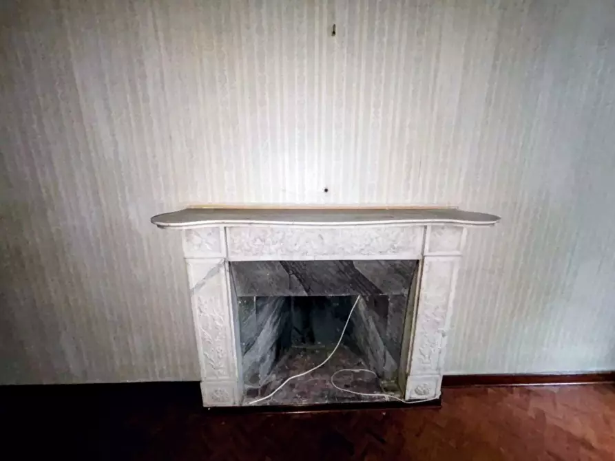 Immagine 10 di Appartamento in vendita  a Volterra