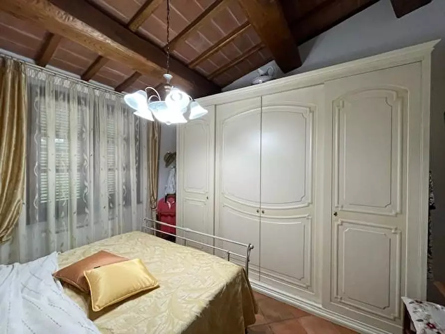 Immagine 5 di Villa in vendita  a Vecchiano