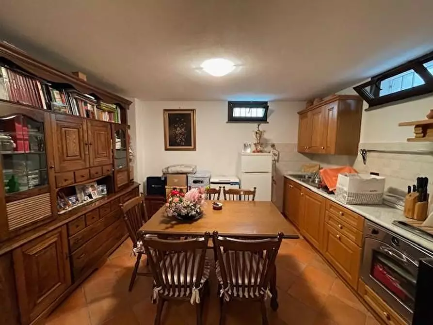 Immagine 9 di Villa in vendita  a Vecchiano