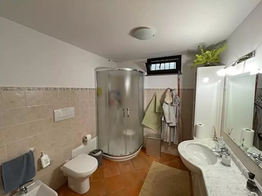 Immagine 14 di Villa in vendita  a Vecchiano