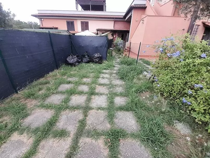 Immagine 10 di Appartamento in vendita  a Vecchiano