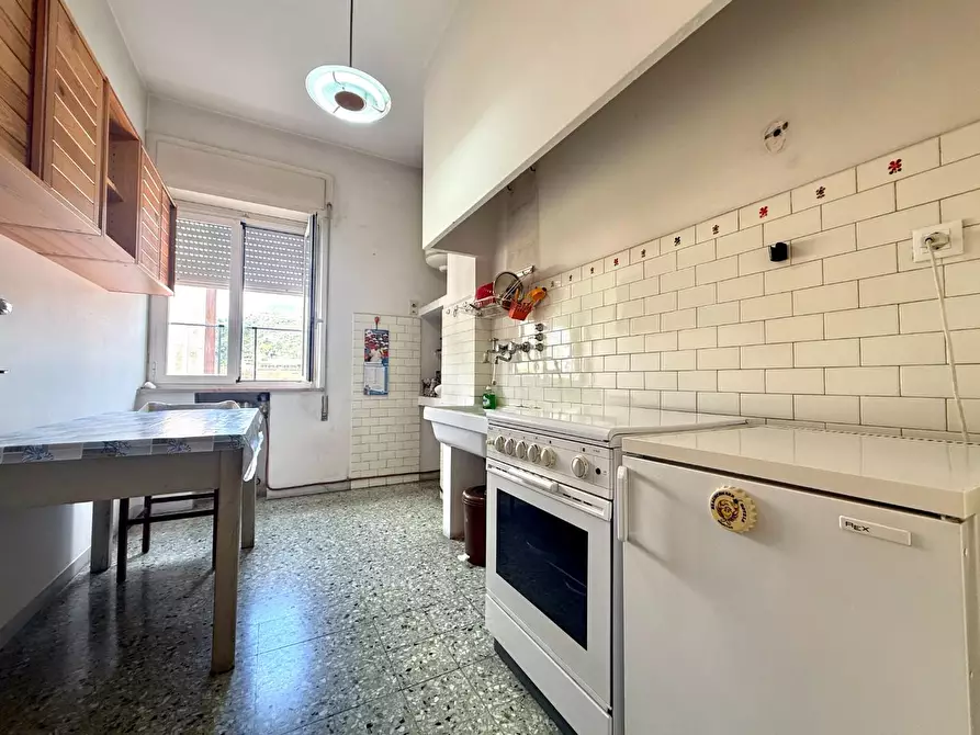 Immagine 13 di Appartamento in vendita  a Massa