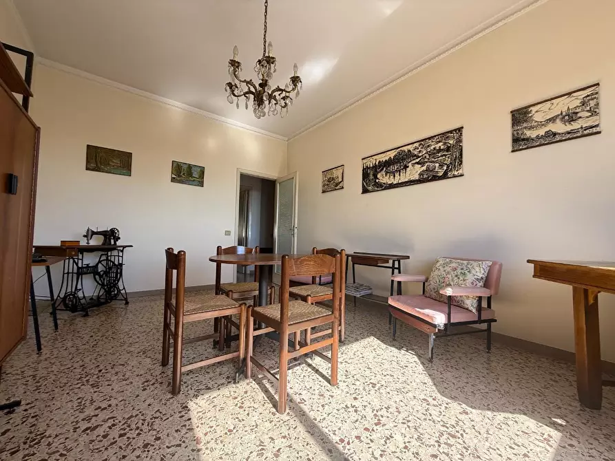 Immagine 6 di Appartamento in vendita  a Massa