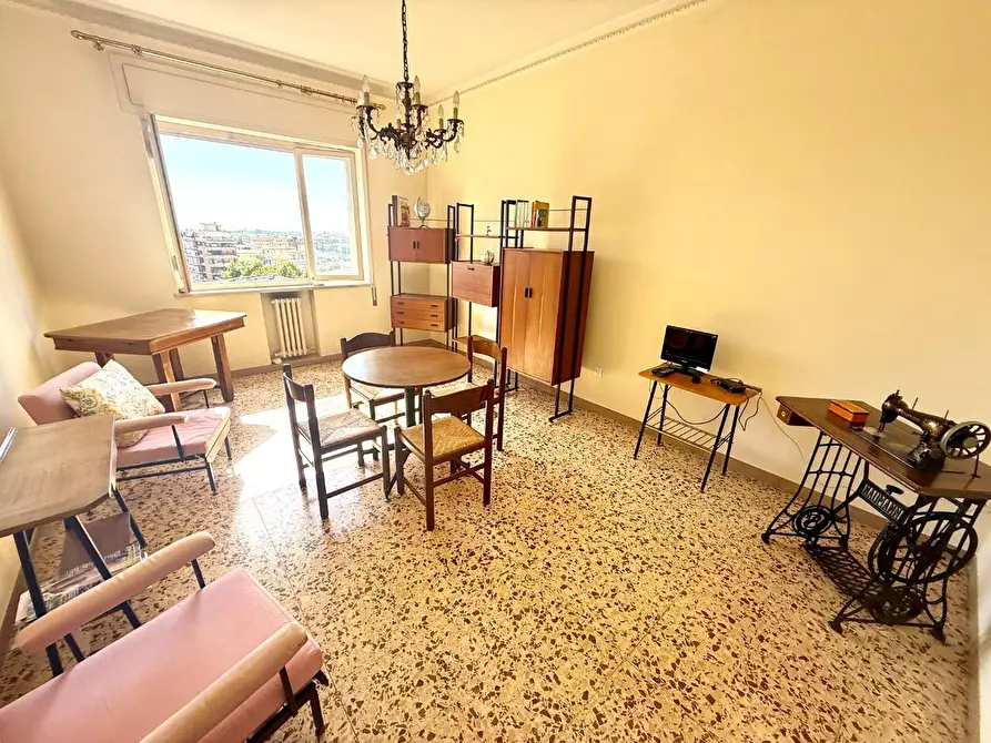 Immagine 4 di Appartamento in vendita  a Massa