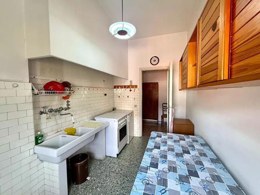 Immagine 14 di Appartamento in vendita  a Massa