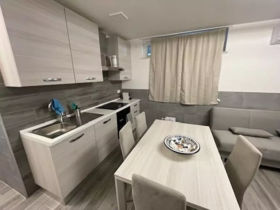 Immagine 20 di Seminterrato in vendita  a Massa