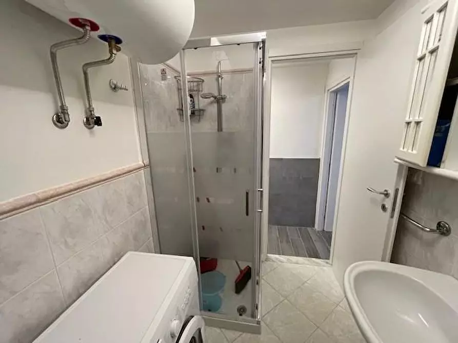 Immagine 6 di Seminterrato in vendita  a Massa