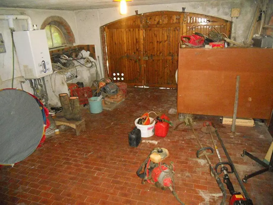 Immagine 24 di Villa in vendita  a Ortonovo