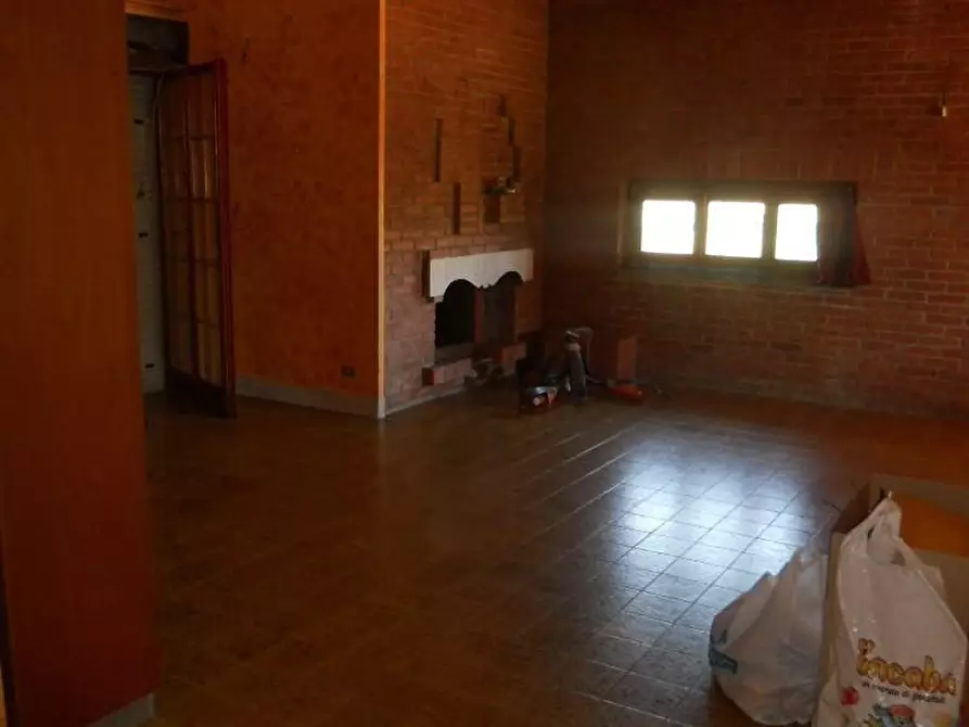 Immagine 12 di Villa in vendita  a Ortonovo