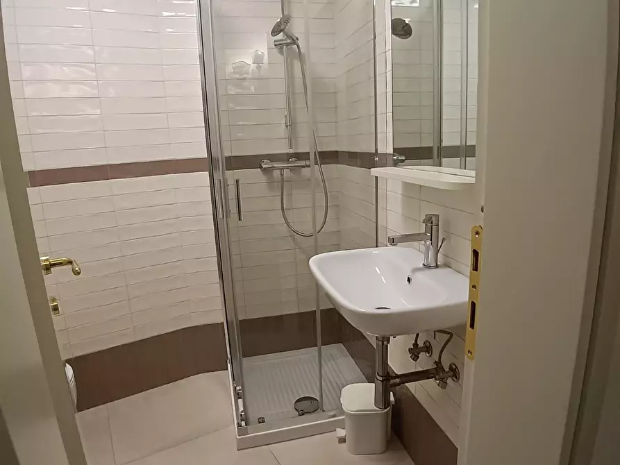 Immagine 28 di Appartamento in affitto  a Empoli