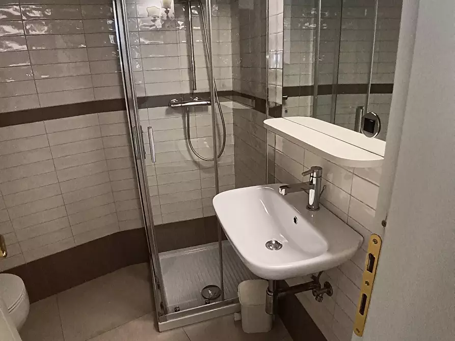 Immagine 13 di Appartamento in affitto  a Empoli