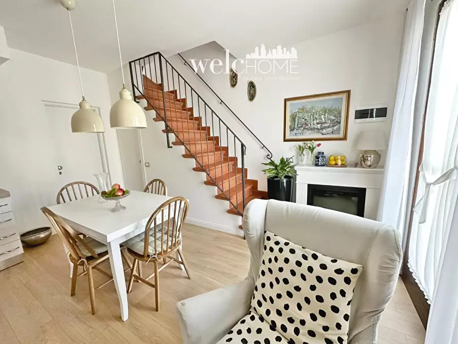 Immagine 23 di Appartamento in vendita  a Campi Bisenzio