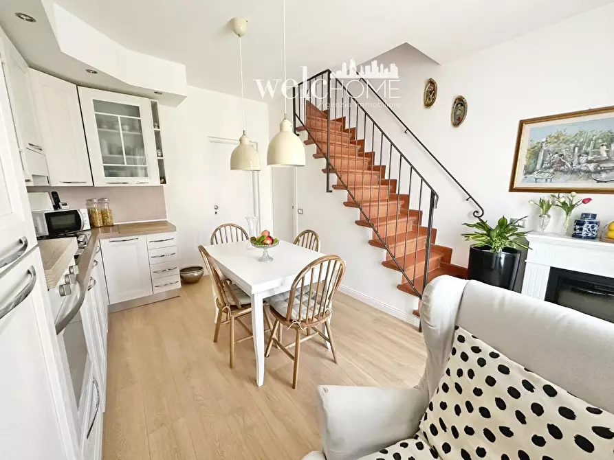 Immagine 10 di Appartamento in vendita  a Campi Bisenzio