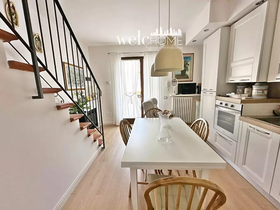 Immagine 11 di Appartamento in vendita  a Campi Bisenzio