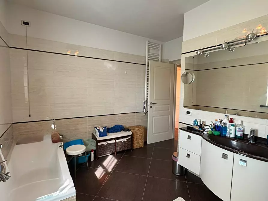 Immagine 22 di Villa in vendita  a Capannori