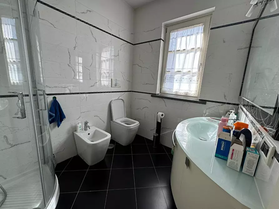 Immagine 12 di Villa in vendita  a Capannori