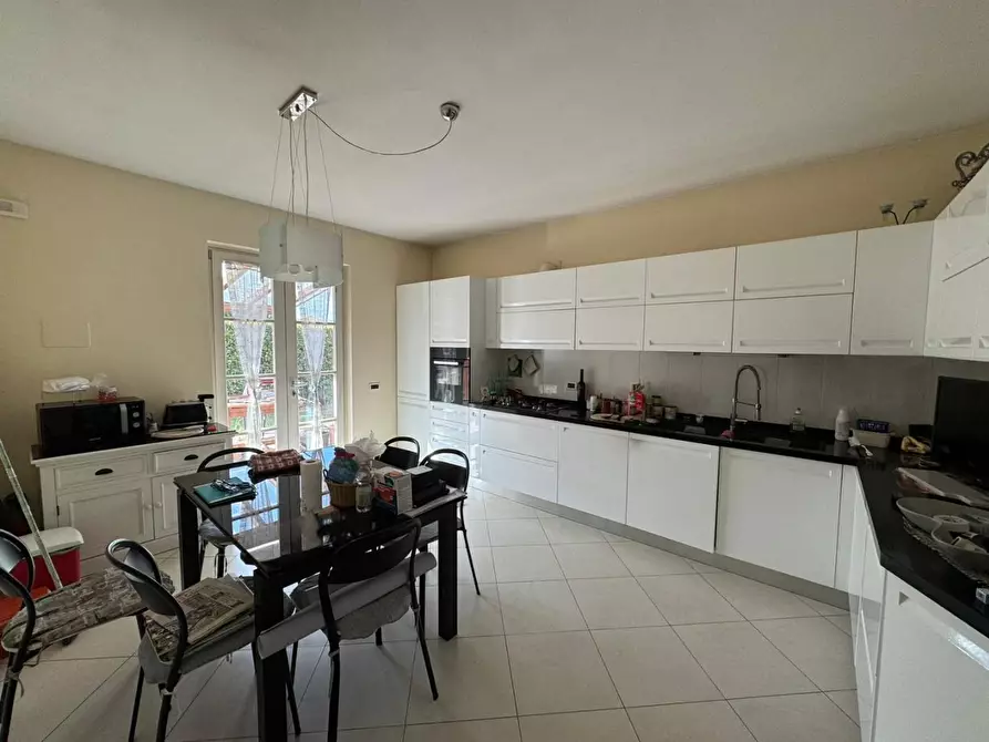 Immagine 17 di Villa in vendita  a Capannori