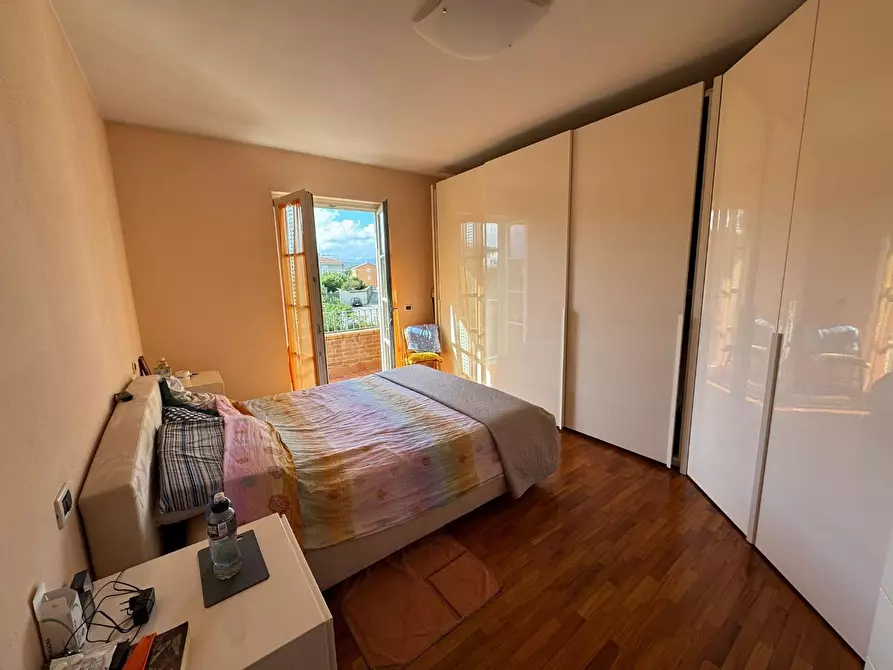 Immagine 39 di Villa in vendita  a Capannori