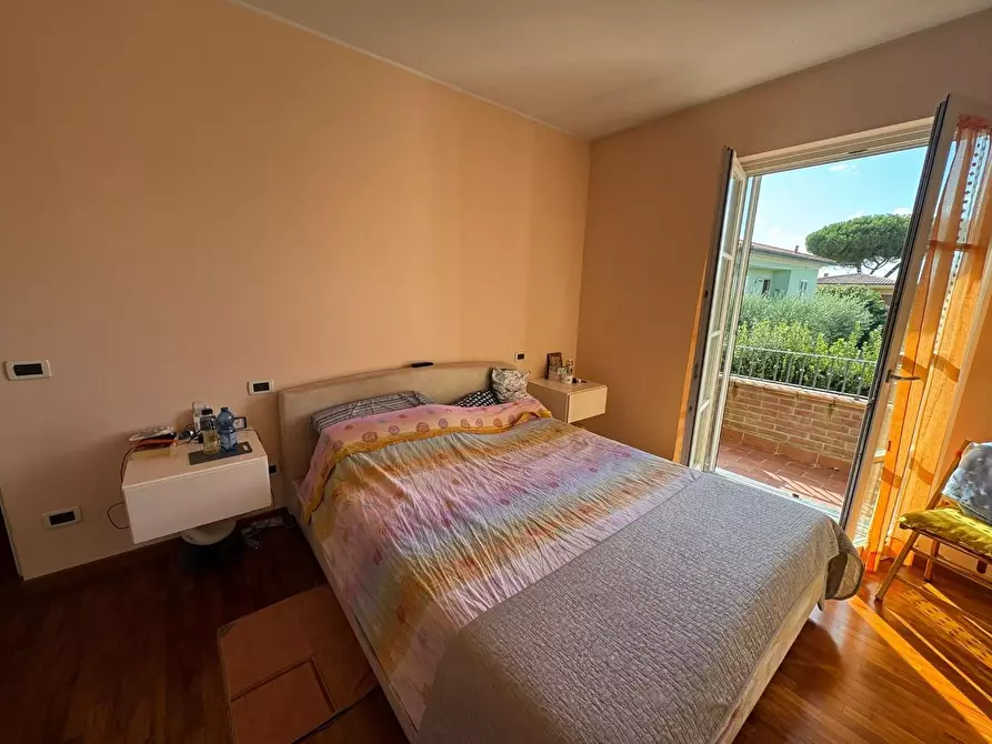 Immagine 42 di Villa in vendita  a Capannori