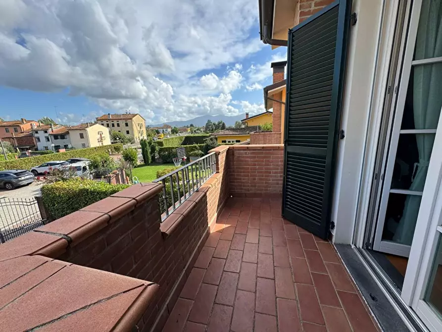 Immagine 26 di Villa in vendita  a Capannori