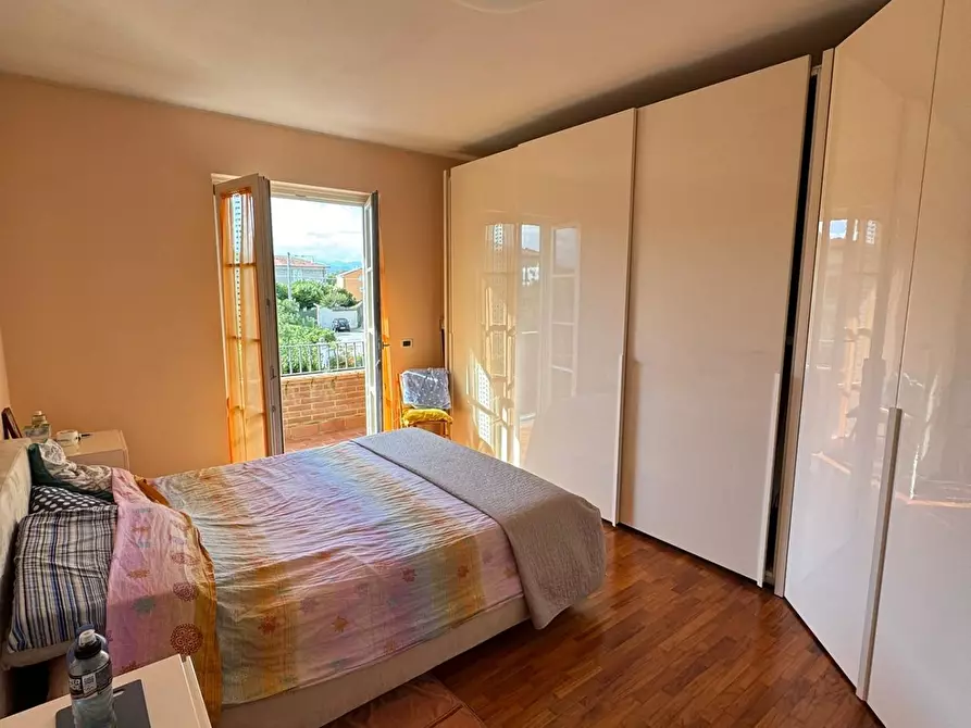 Immagine 41 di Villa in vendita  a Capannori