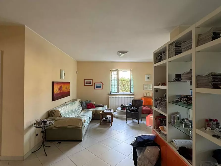 Immagine 15 di Villa in vendita  a Capannori