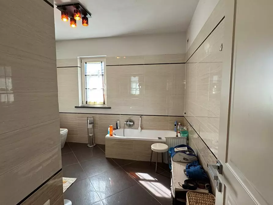 Immagine 24 di Villa in vendita  a Capannori