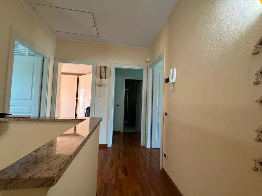 Immagine 23 di Villa in vendita  a Capannori