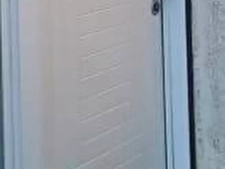 Immagine 11 di Appartamento in vendita  a Viareggio