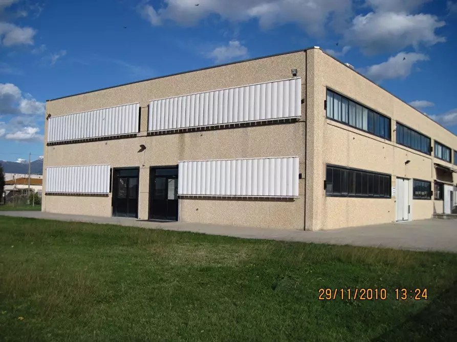 Immagine 8 di Attività artigianale in vendita  a Viareggio