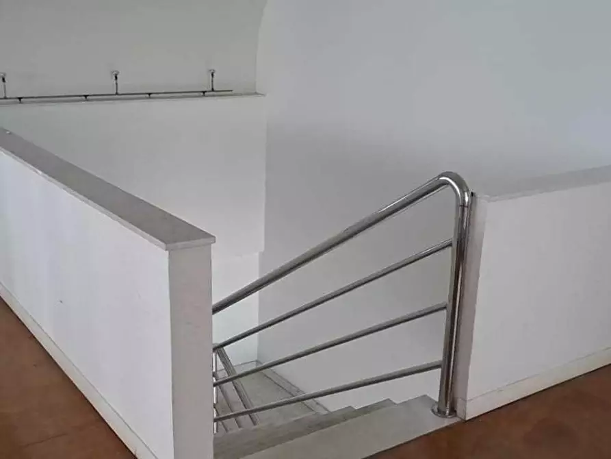 Immagine 10 di Attività artigianale in vendita  a Viareggio