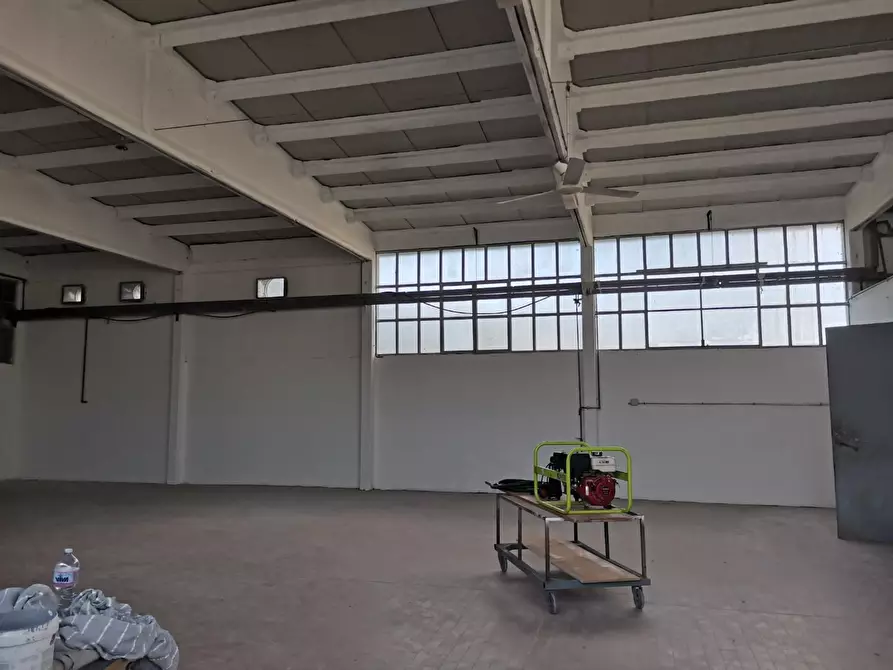 Immagine 2 di Attività artigianale in vendita  a Colle Di Val D'elsa