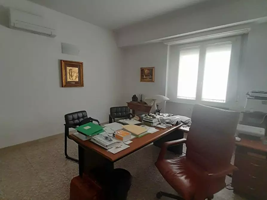 Immagine 10 di Appartamento in vendita  a Livorno