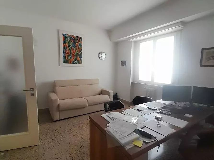 Immagine 2 di Appartamento in vendita  a Livorno