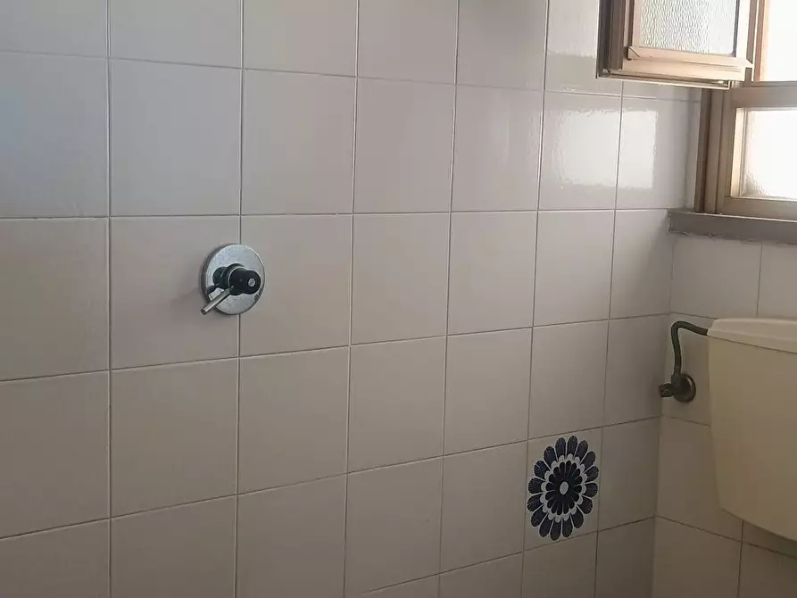 Immagine 11 di Appartamento in vendita  a Viareggio