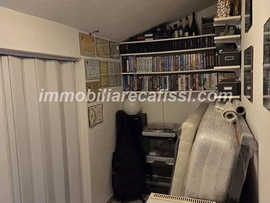 Immagine 19 di Appartamento in vendita  a Prato