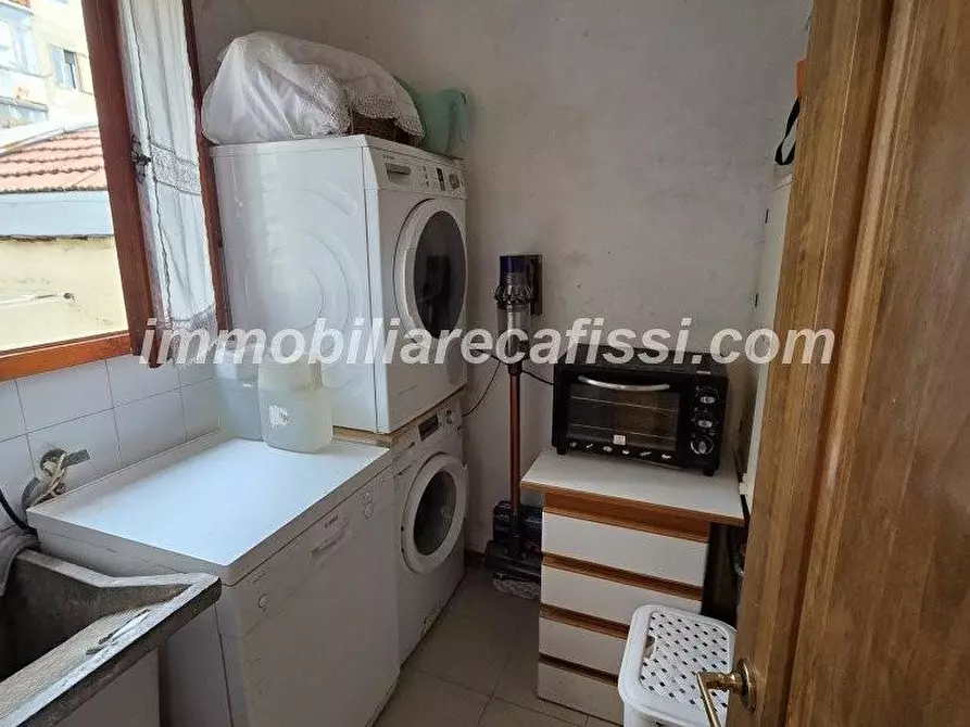 Immagine 11 di Appartamento in vendita  a Prato