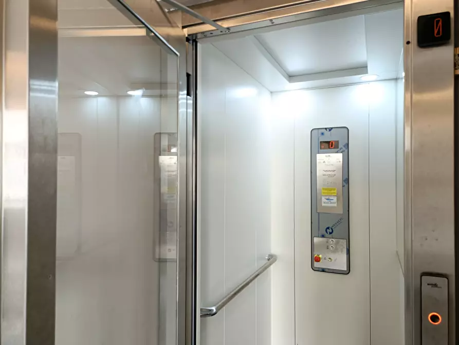 Immagine 12 di Mansarda in vendita  a Empoli