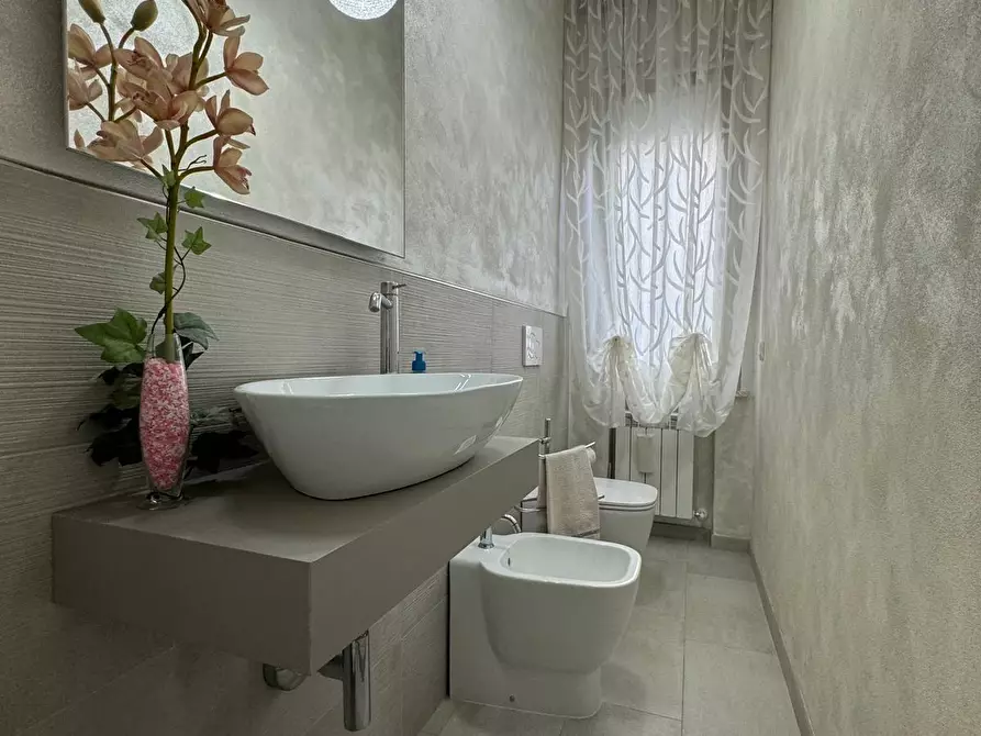 Immagine 71 di Villa in vendita  a Capannori