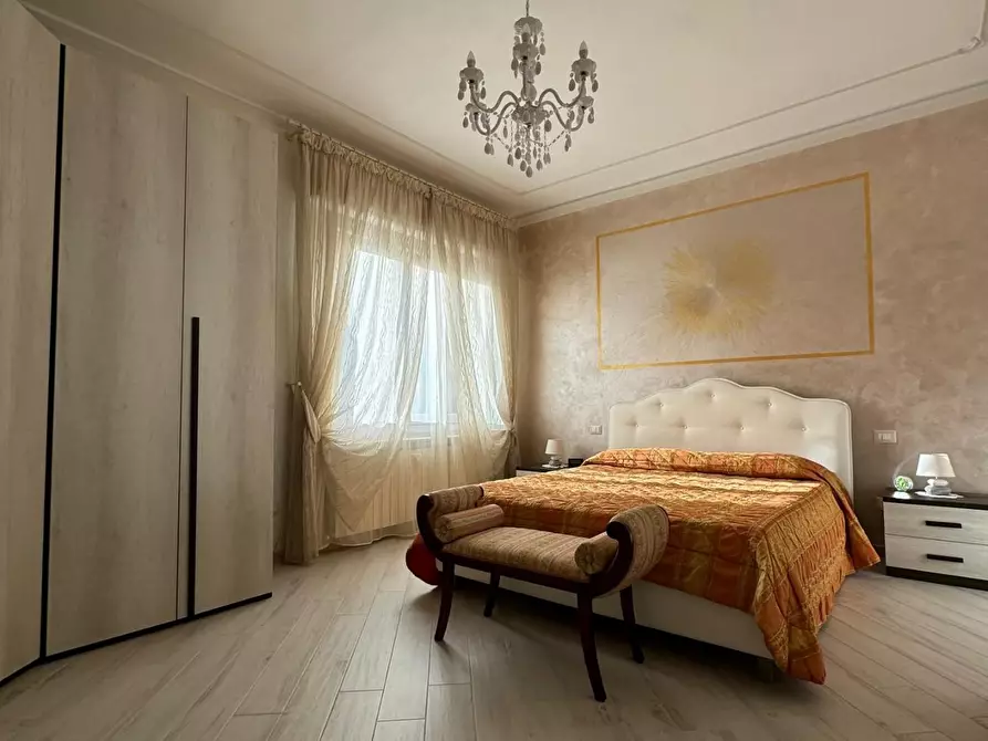 Immagine 35 di Villa in vendita  a Capannori