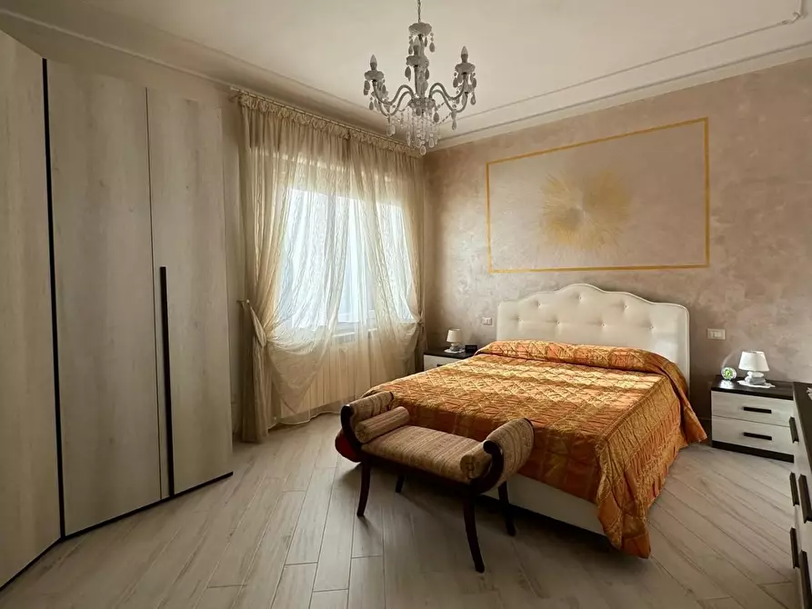 Immagine 22 di Villa in vendita  a Capannori