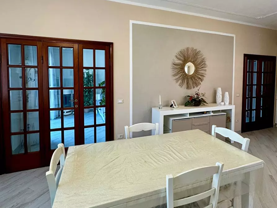 Immagine 4 di Villa in vendita  a Capannori