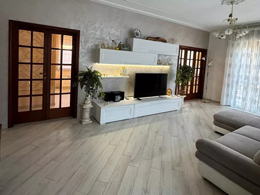 Immagine 56 di Villa in vendita  a Capannori