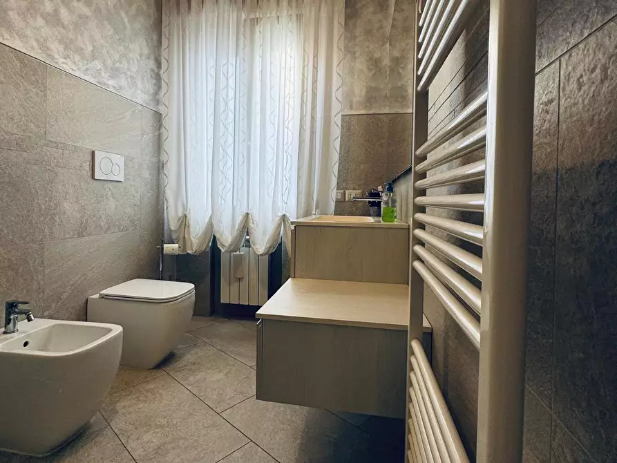 Immagine 41 di Villa in vendita  a Capannori