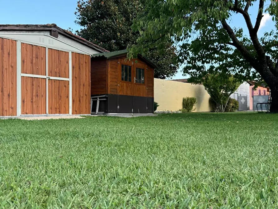 Immagine 32 di Villa in vendita  a Capannori