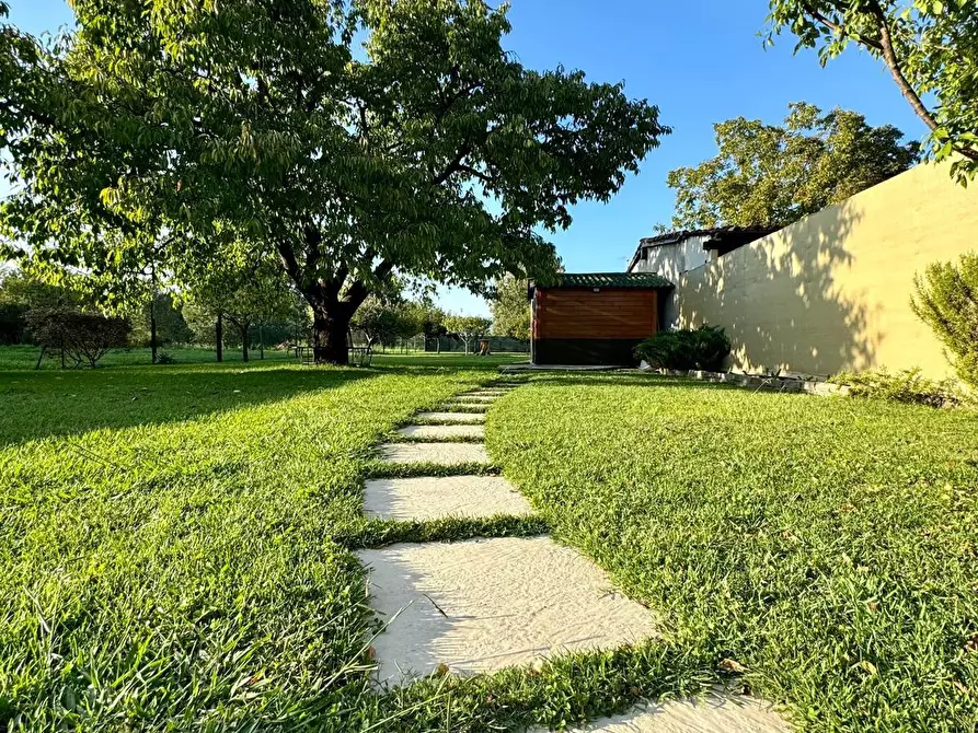 Immagine 55 di Villa in vendita  a Capannori