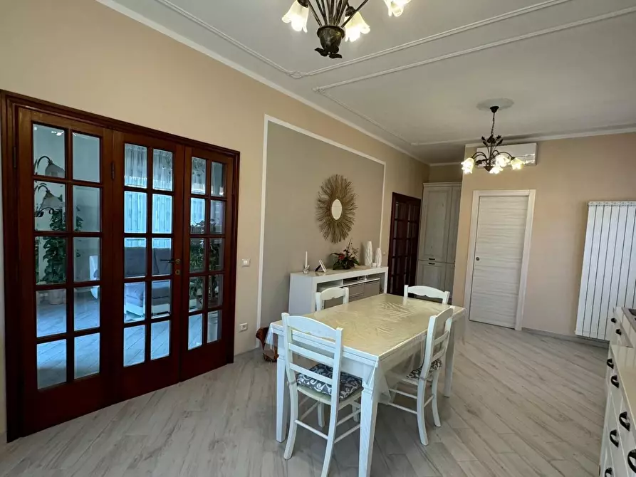 Immagine 46 di Villa in vendita  a Capannori